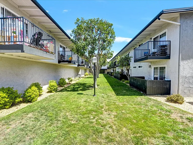 2701 W McFadden Ave — Photo 30