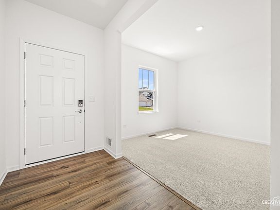 3rd image of 385 Danforth Dr