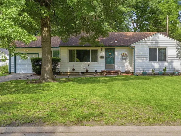 2151 SW Burnett Rd, Topeka, KS 66614