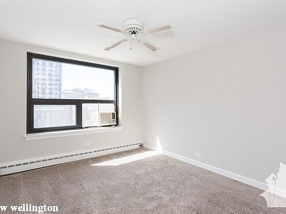 4th image of 447 W Wellington Ave #221