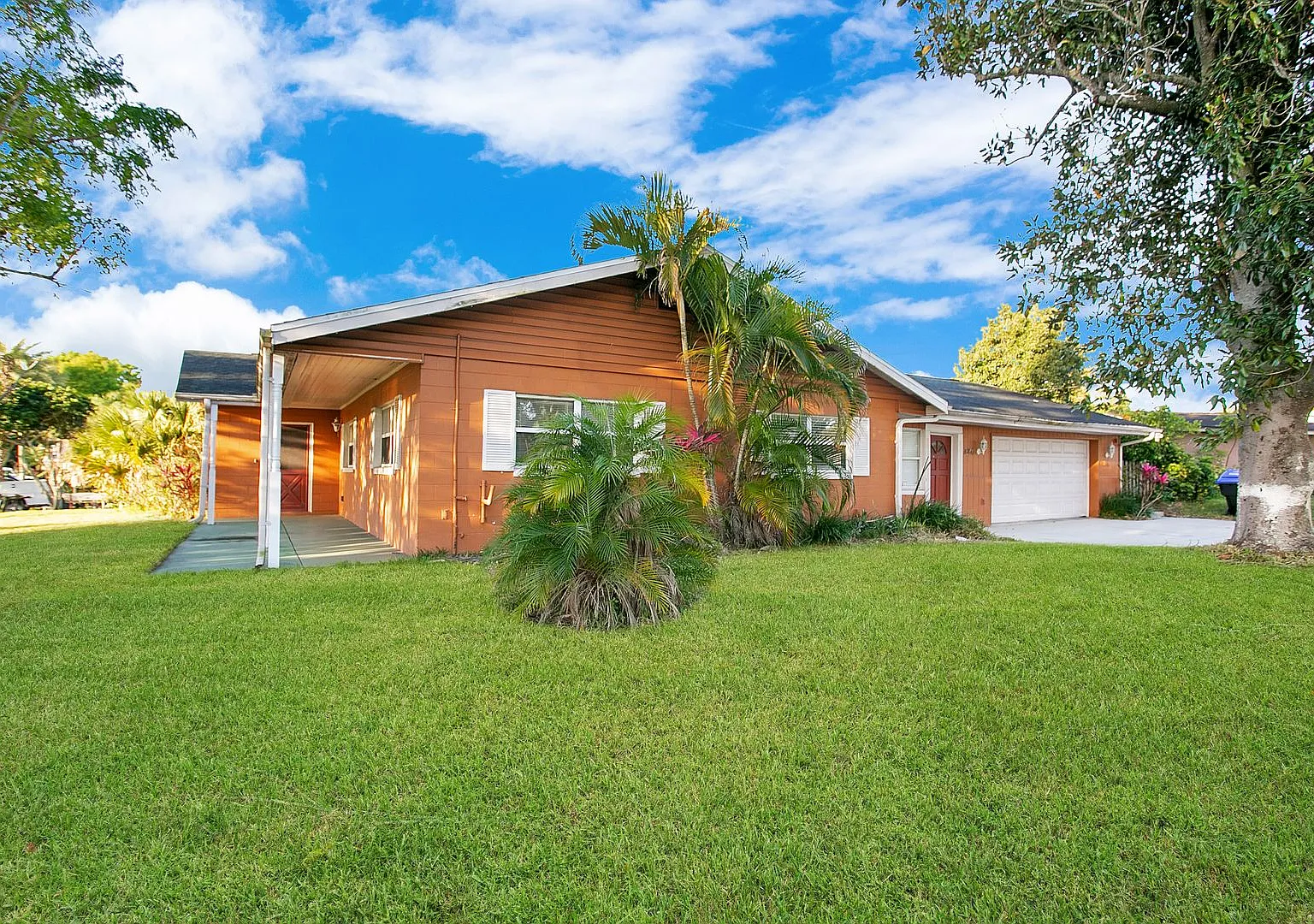 3 BR / 2 BA Pool Home In Lake Cane Hills — Photo 2