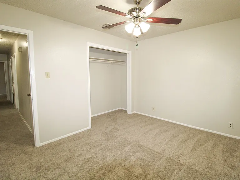 4724 Oakfield Way — Photo 7