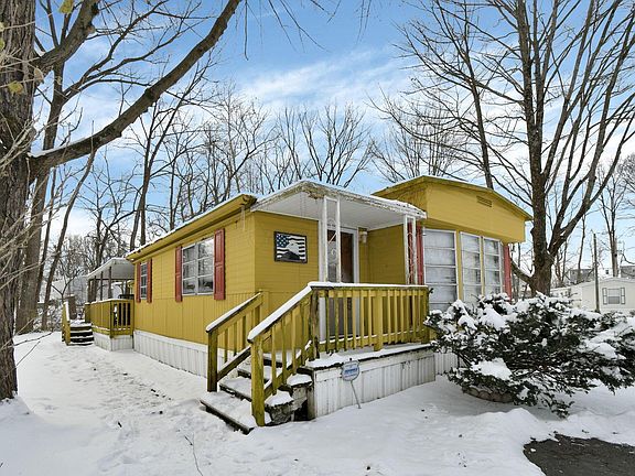 3rd image of 145 Cambridge Ct