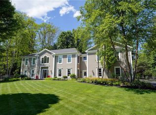 4 New England Dr, Rochester, NY 14618