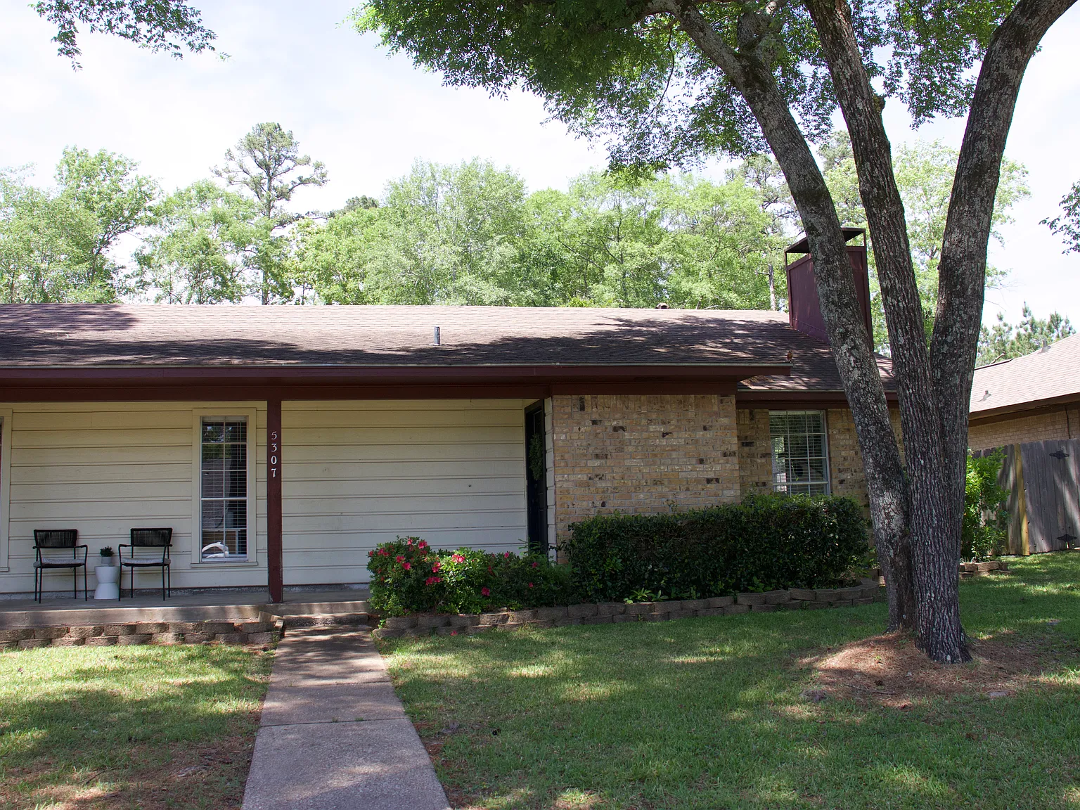 5305 Champions Dr — Photo 4