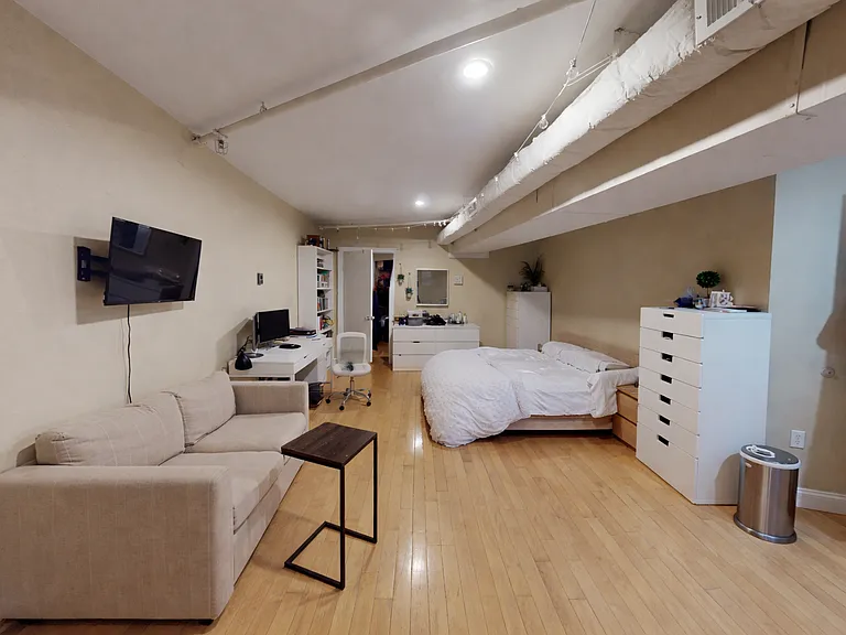 72 Kent St — Photo 3