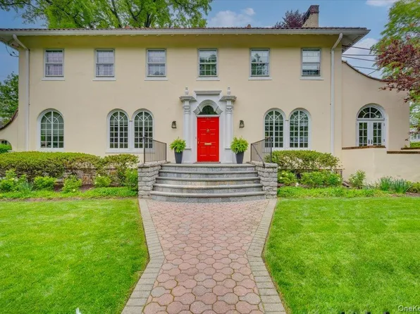 560 Pelhamdale Avenue, Pelham, NY 10803