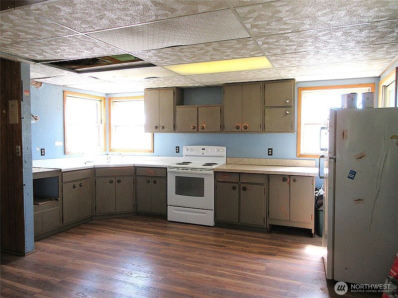 3rd image of 148 N Portland Street