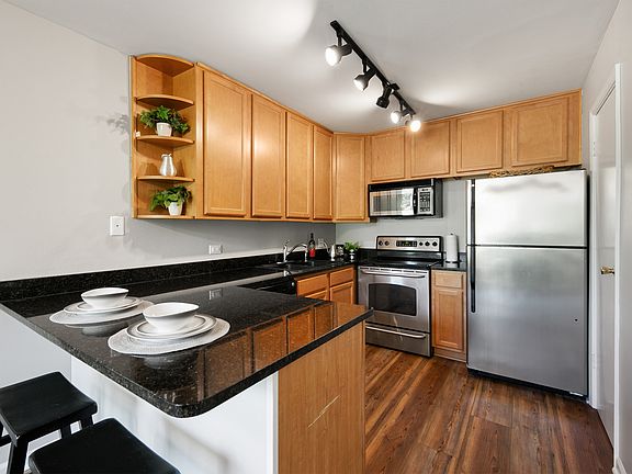5th image of 6008 E Lake Dr APT 2B