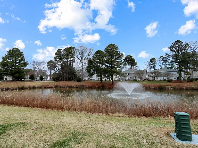 1356 Lake Dr — Photo 12
