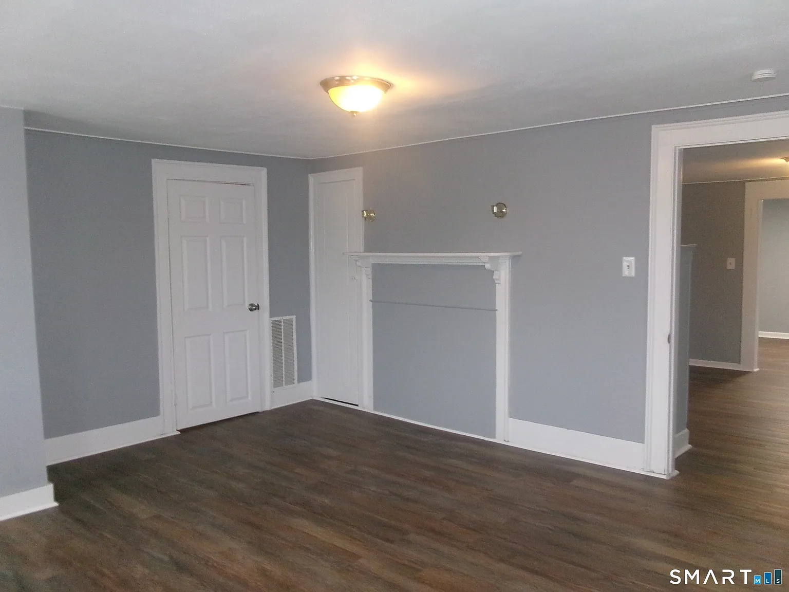 3 bed, 1.0 bath, 1100 sqft, $2,450 — Photo 3