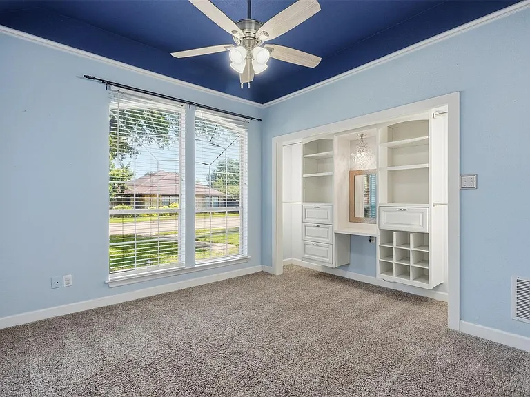 410 Roundabout Dr — Photo 15