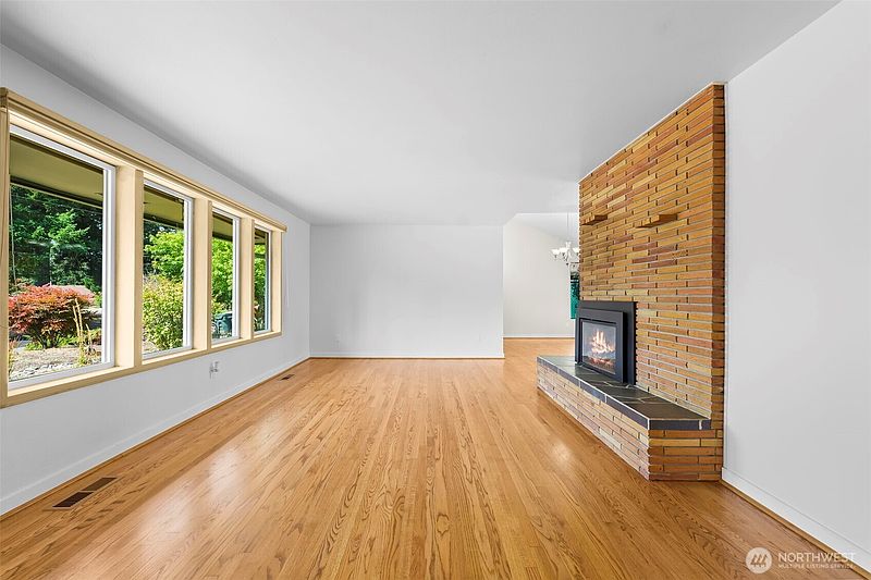 5th image of 318 Ranger Drive SE