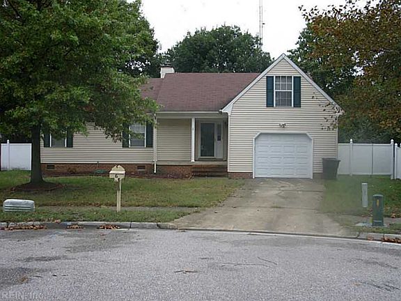 2nd image of 6 Hardwood Ct