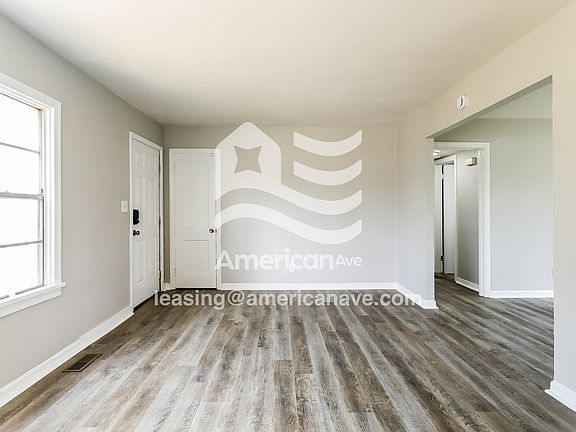1415490_004_wm_-_living_room_13623719.jpg