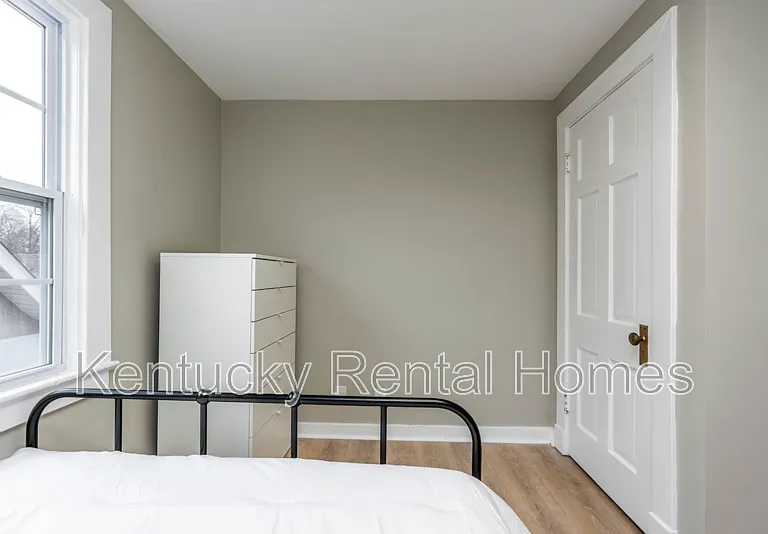 161 Preston Ave — Photo 14