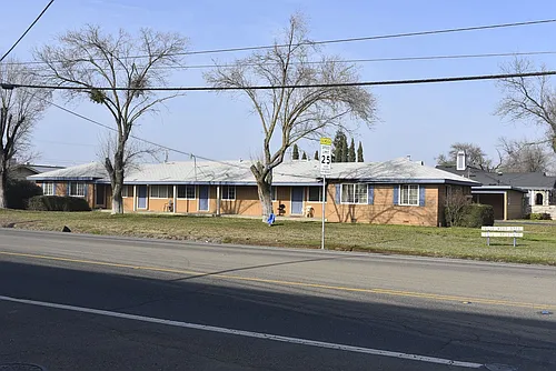 2011 Bell Ave Photo 1