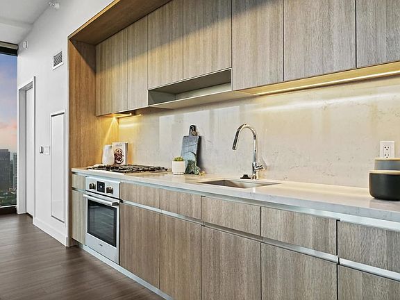 2nd image of 1160 S Michigan Ave #6