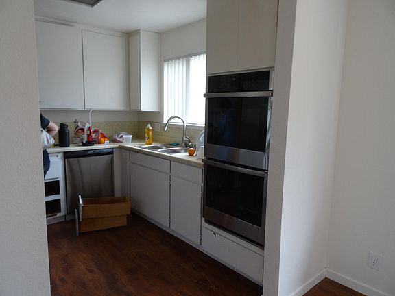 3rd image of 2437 51st Ave