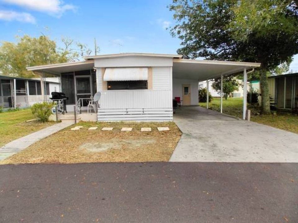 1st image of 39625 Calamanda Ave