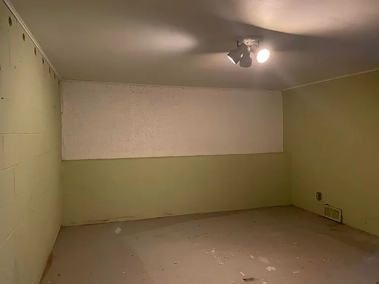 1685 Broadhead Rd #7 — Photo 8