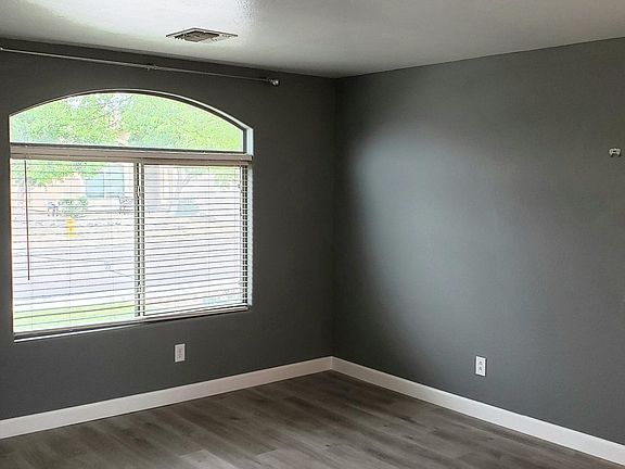 2nd image of 1649 E Kelsi Ave