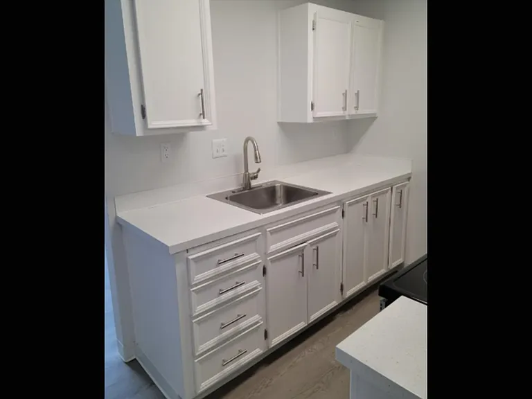 Kent Riviera Apartments — Photo 13
