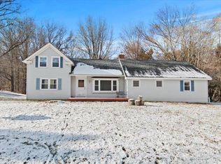 454 NW Hill Rd, Pownal, VT 05261