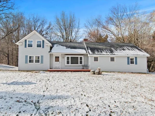 454 Northwest Hill Road, Pownal, VT 05261