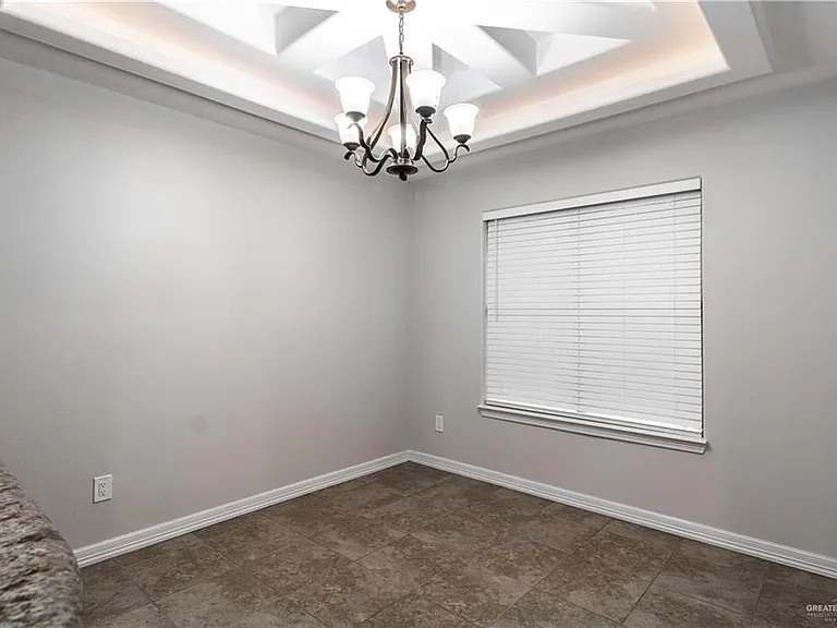 4616 Xanthisma Ave — Photo 8