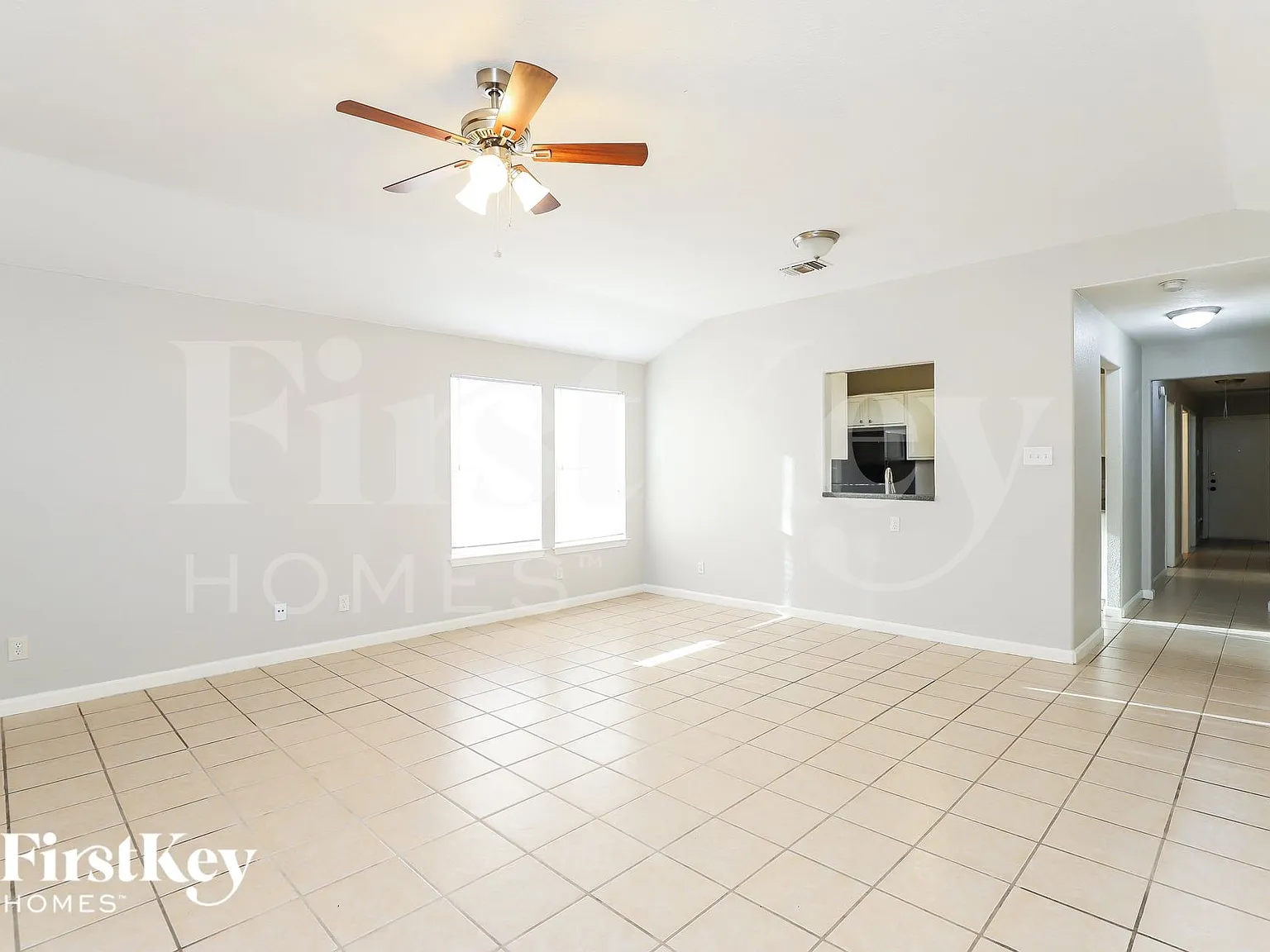 3 bed, 2.0 bath, 1557 sqft, $1,745 — Photo 3