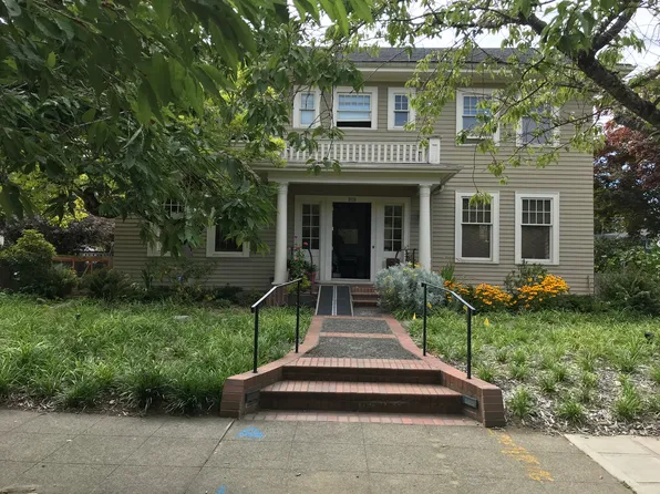919 21st Ave E #2, Seattle, WA 98112