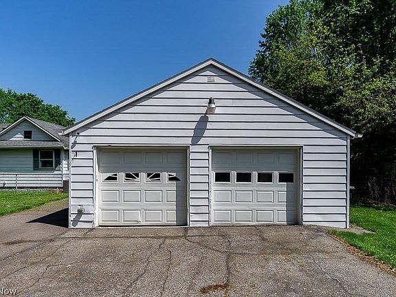 4th image of 455 Grandview Ave