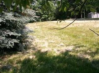 32 Manor Blvd, Troy, NY 12180