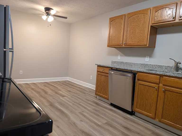 710 Bellemeade Way SW #A — Photo 4
