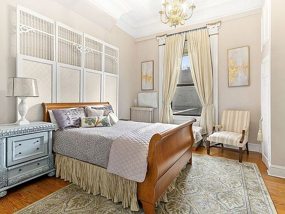 4th image of 46 1st Pl #Townhouse