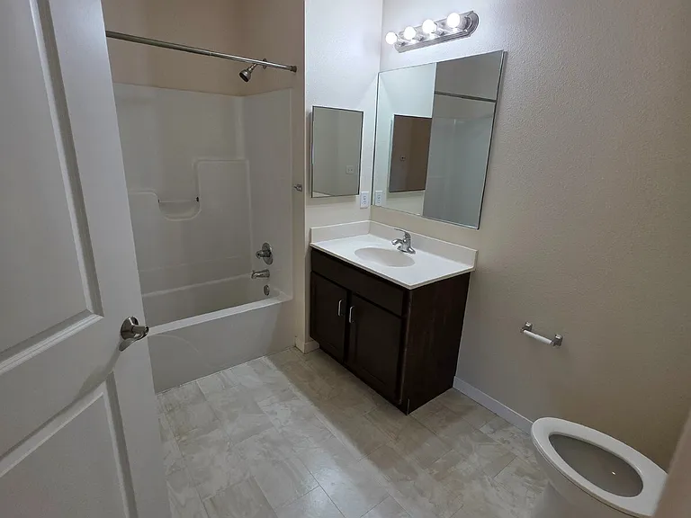 1415 Center Point Rd NE #301 — Photo 12