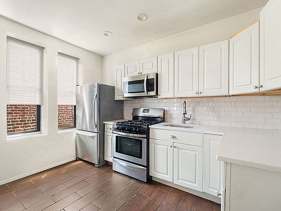 5th image of 342 Legion St