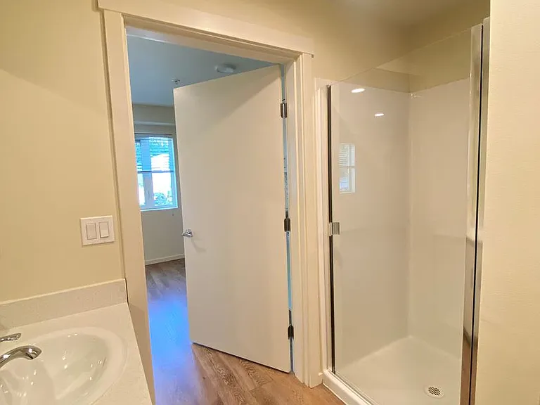 Plaza Apartments — Photo 159