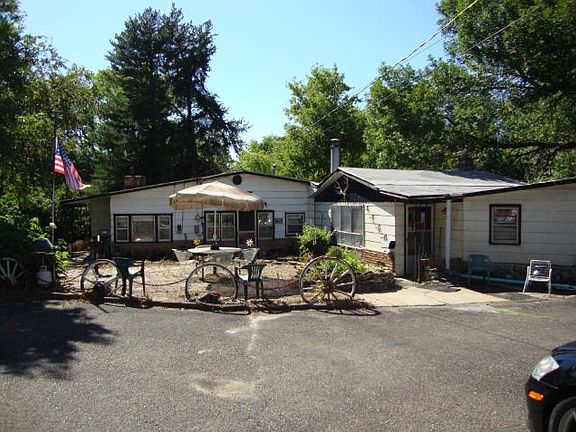 3rd image of 11 Wheelock Pkwy E