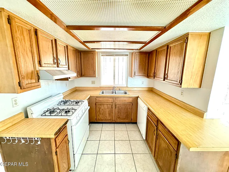 2218 Sea Gull Dr — Photo 10