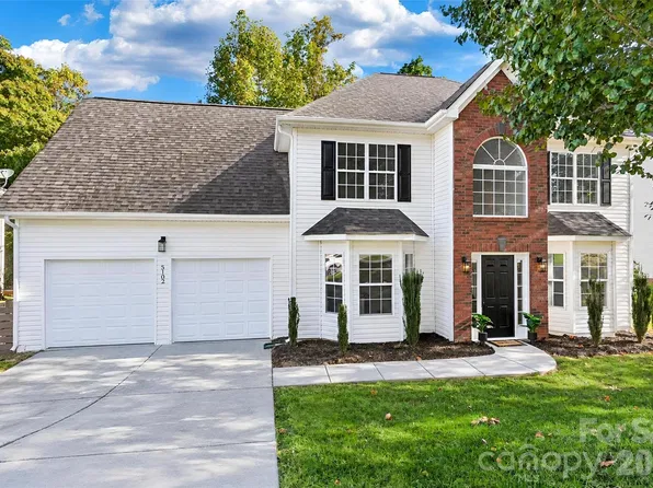 5102 Eagle Creek Dr, Charlotte, NC 28269