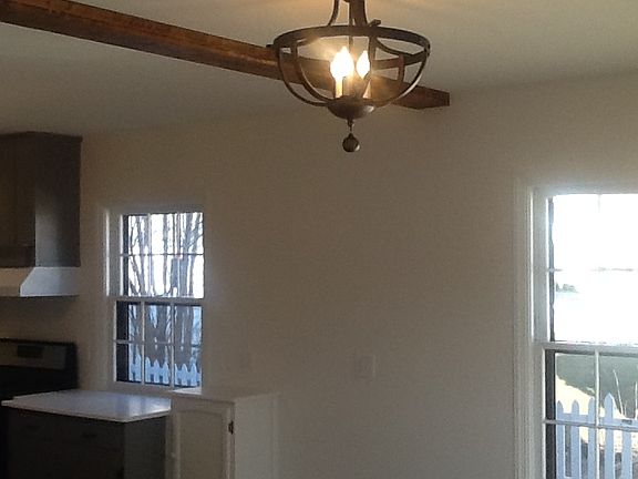 ENGLISH BEAMS ON DR CEILING.