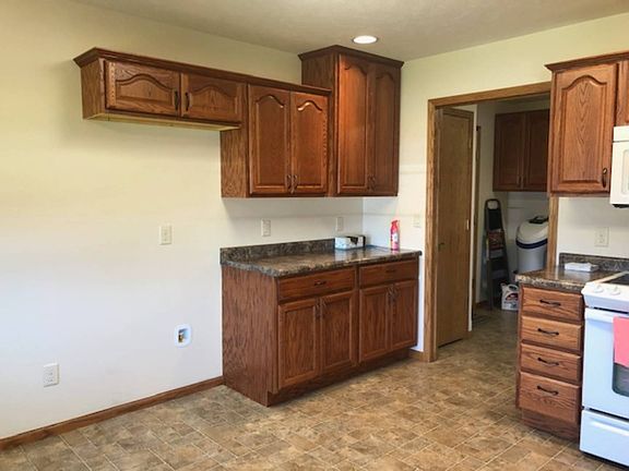 3rd image of 2717 Pine Wood Dr