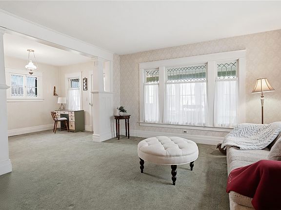 4th image of 268 Ross St