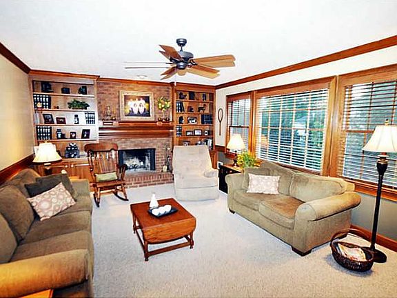 5th image of 2461 Turf Ct