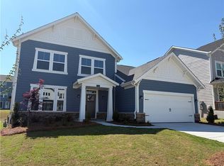 728 Crystal Lake Pkwy, Hoschton, GA 30548