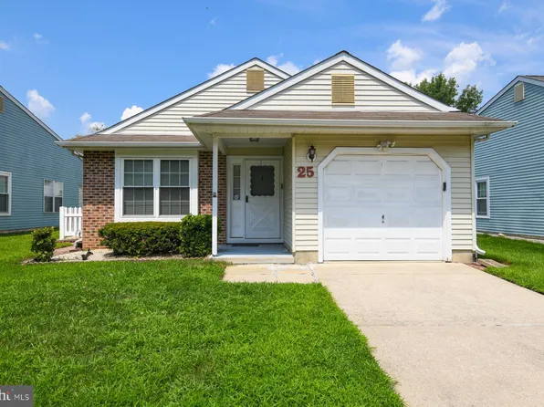 25 Falmouth Dr, Mount Laurel, NJ 08054