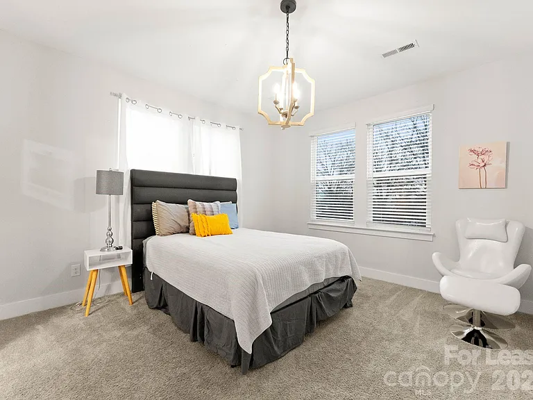 648 W End Dr — Photo 31