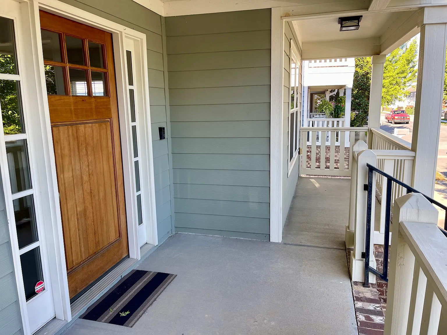 3 bed, 2.5 bath, 2096 sqft, $2,500 — Photo 2
